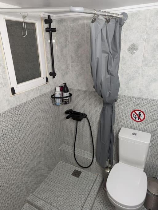 Cozy Apartm.Near Metro Ag.Marina Atene Esterno foto
