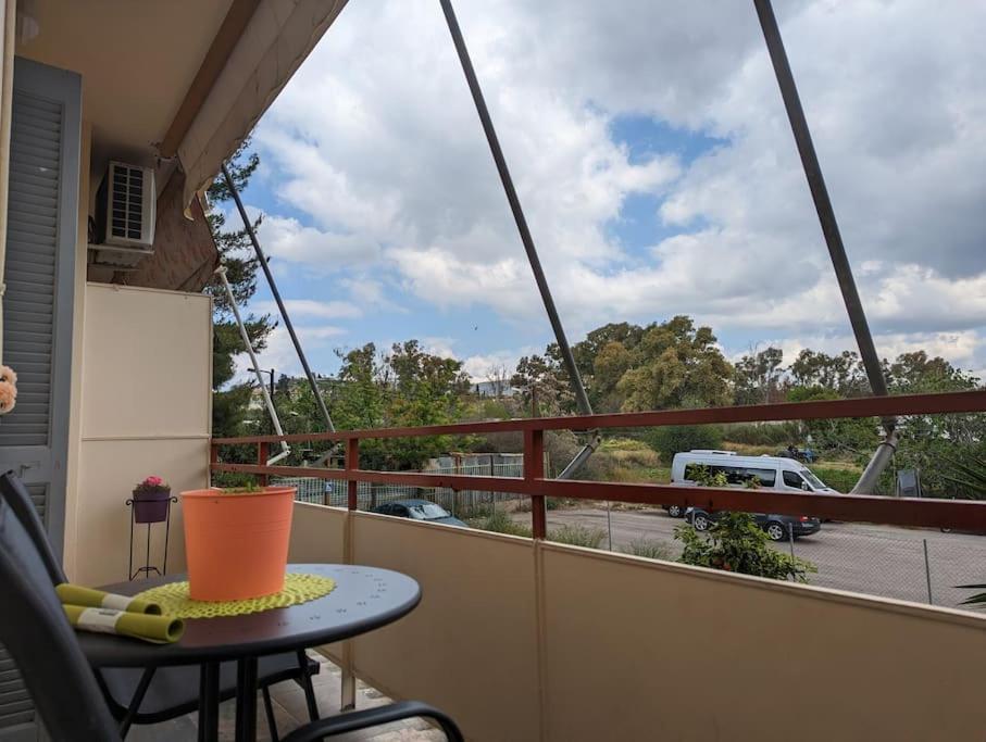 Cozy Apartm.Near Metro Ag.Marina Atene Esterno foto