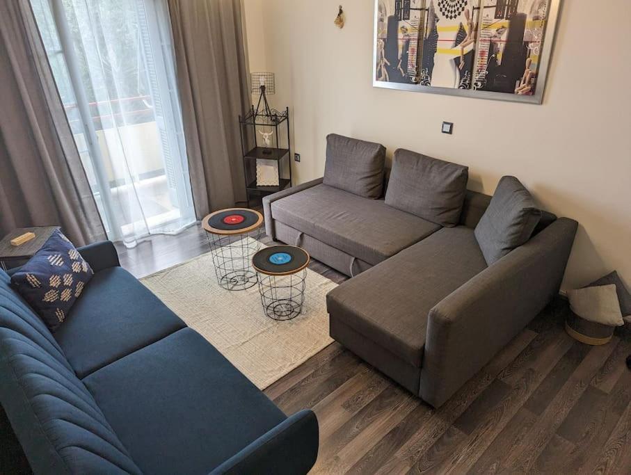 Cozy Apartm.Near Metro Ag.Marina Atene Esterno foto